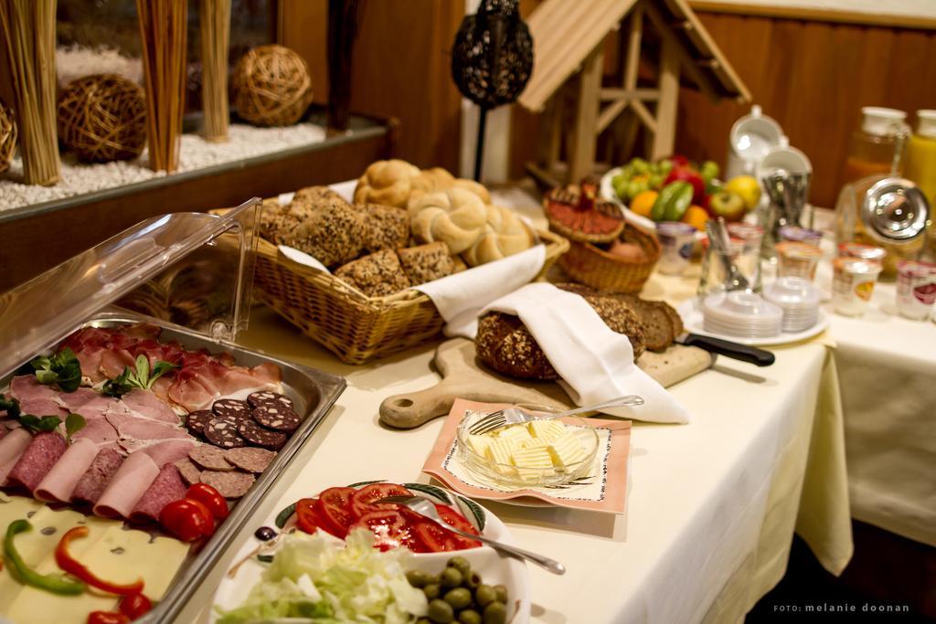 Hotel-Restaurant-Haus Berger Фирзен Экстерьер фото